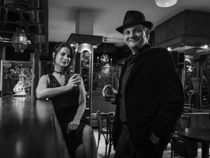 SWINGING DUETS